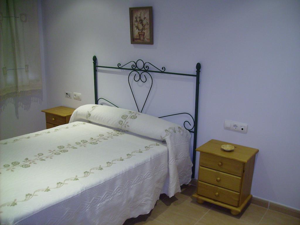 Hotel Delphos Moraleja Zimmer foto